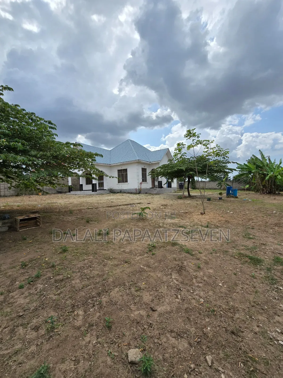 3bdrm House in Dalalipapaatzseven, Kinondoni for sale