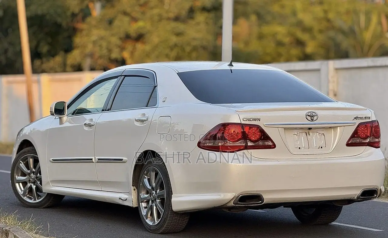 Toyota Crown 2008 White