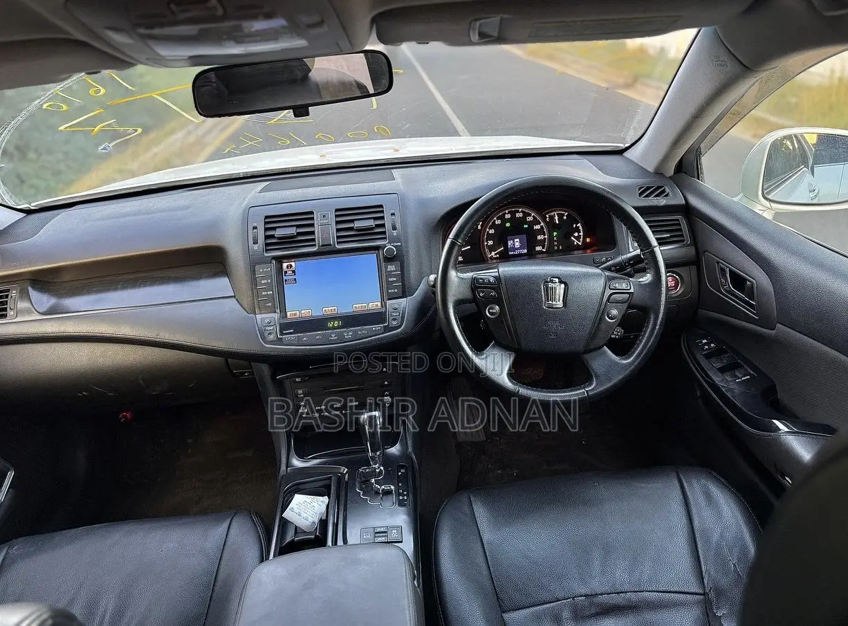 Toyota Crown 2008 White