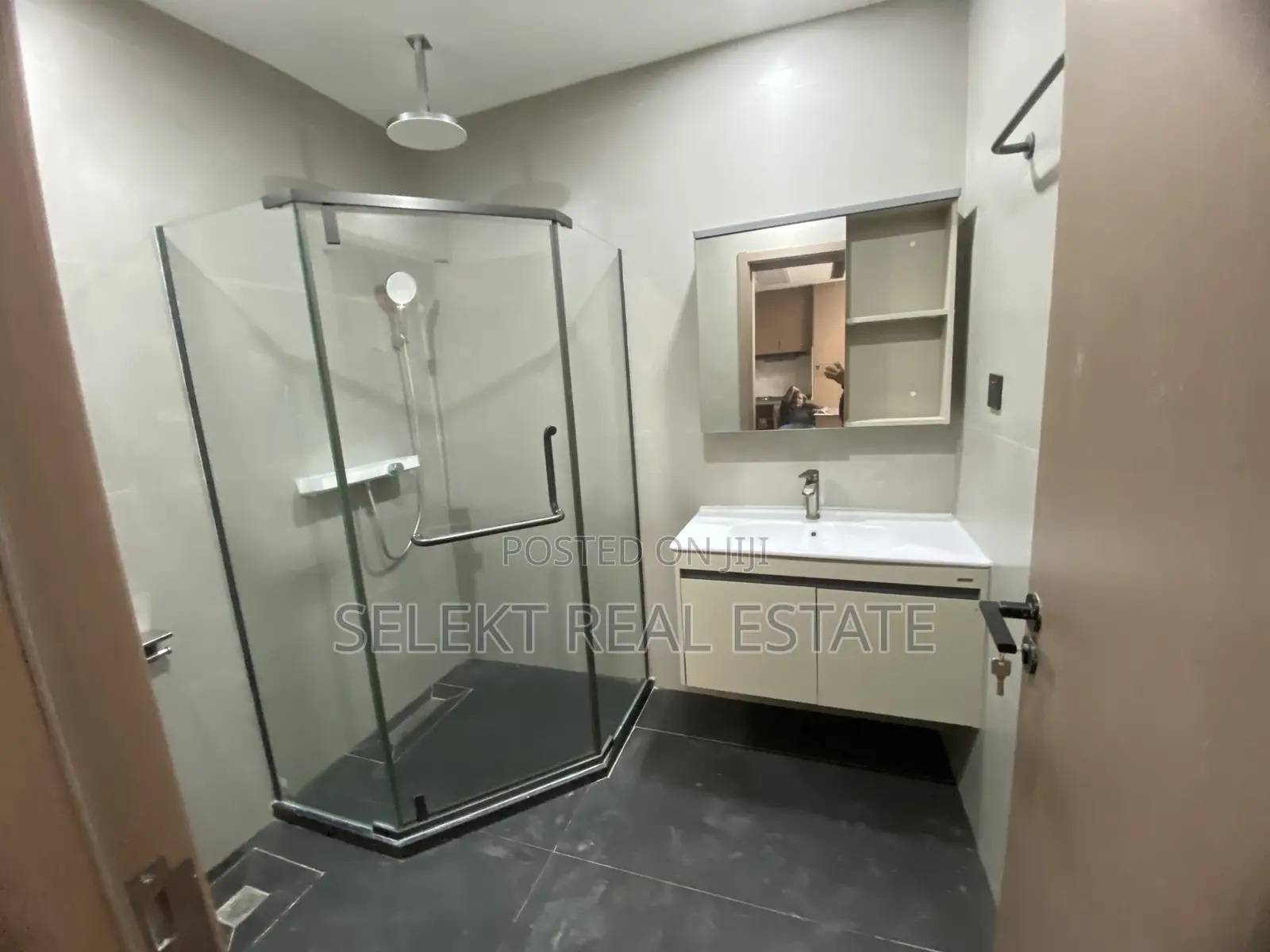 Furnished 2bdrm Duplex in Oyster Bay for rent