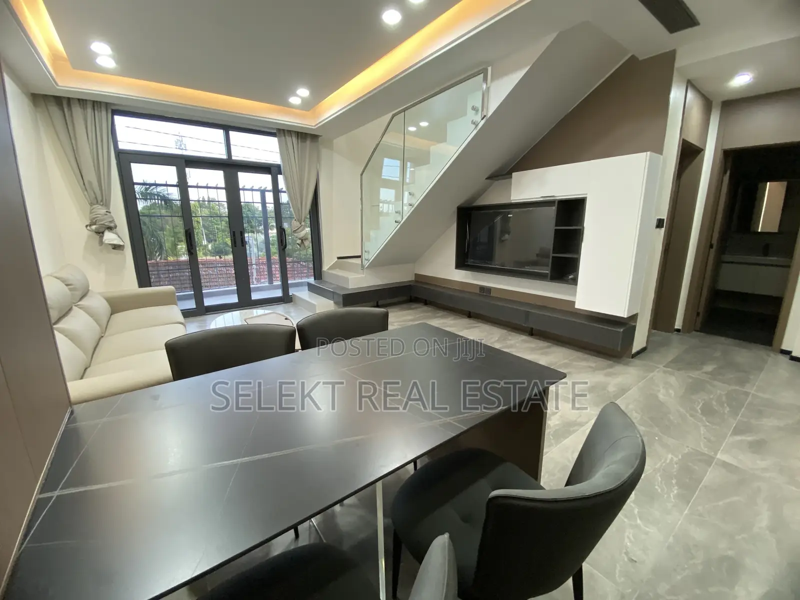 Furnished 2bdrm Duplex in Oyster Bay for rent