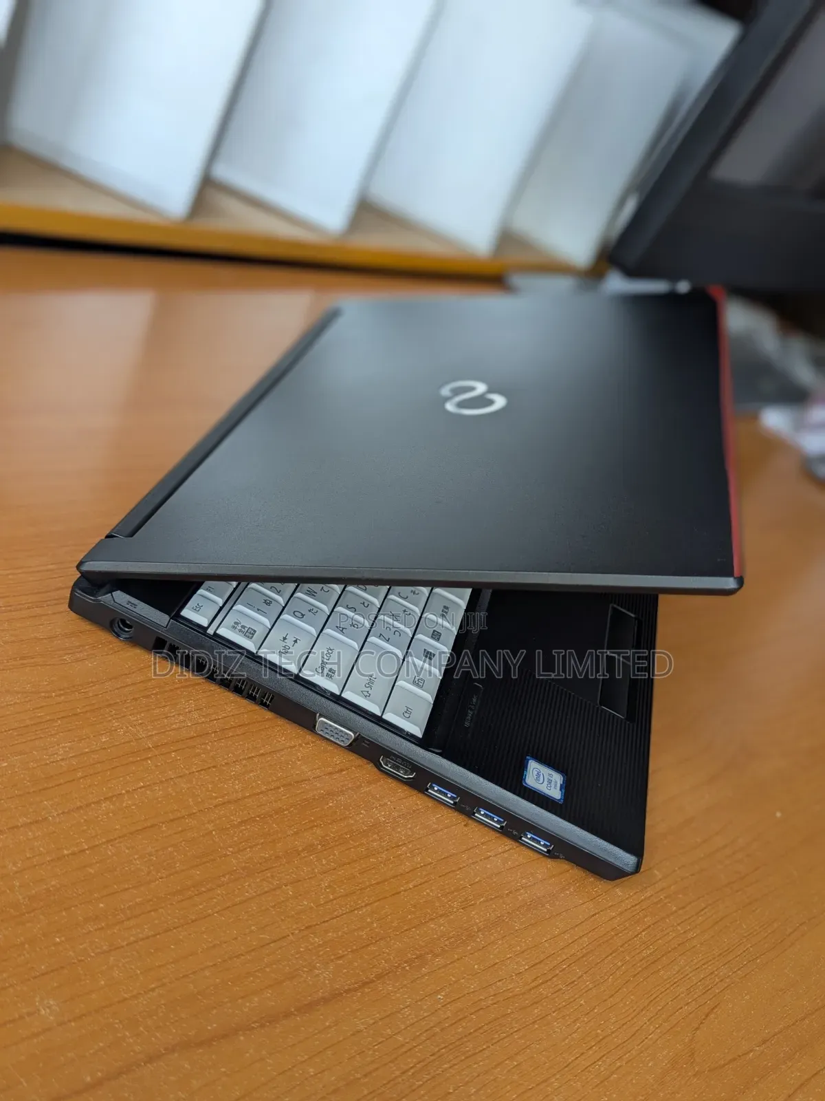 Laptop Fujitsu Lifebook A557 8GB Intel Core I5 SSD 256GB
