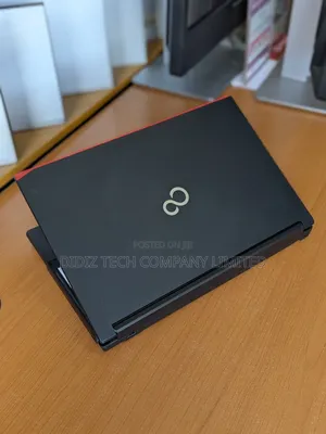 Laptop Fujitsu Lifebook A557 8GB Intel Core I3 SSD 256GB