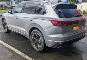 Volkswagen Touareg 2024 Gray