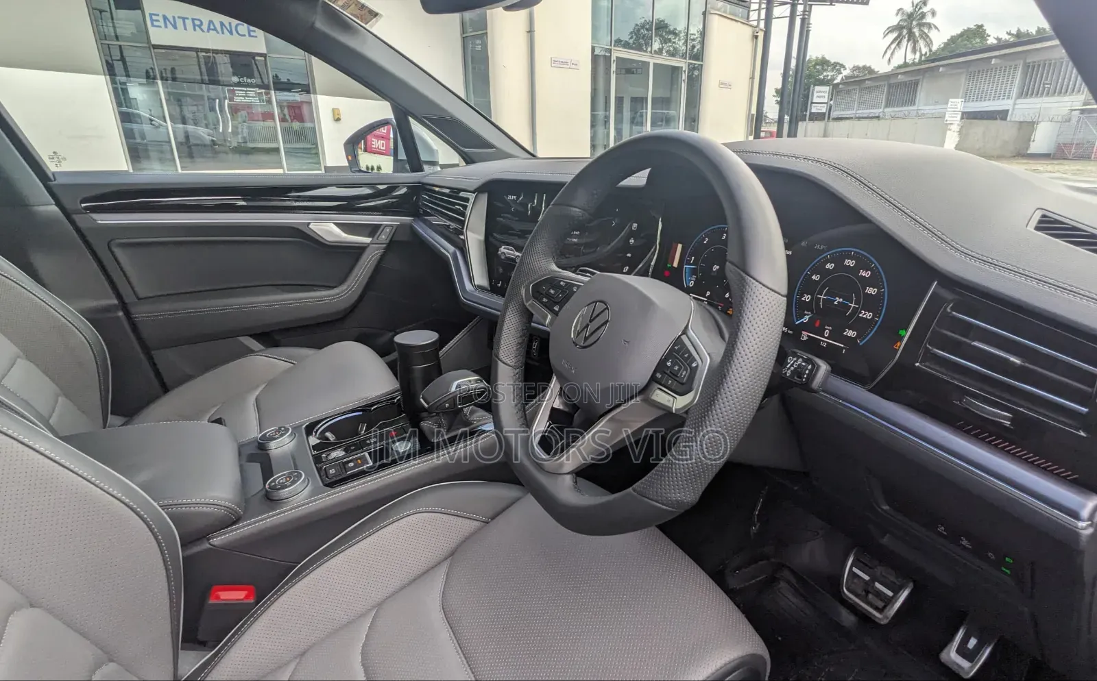 Volkswagen Touareg 2024 Gray