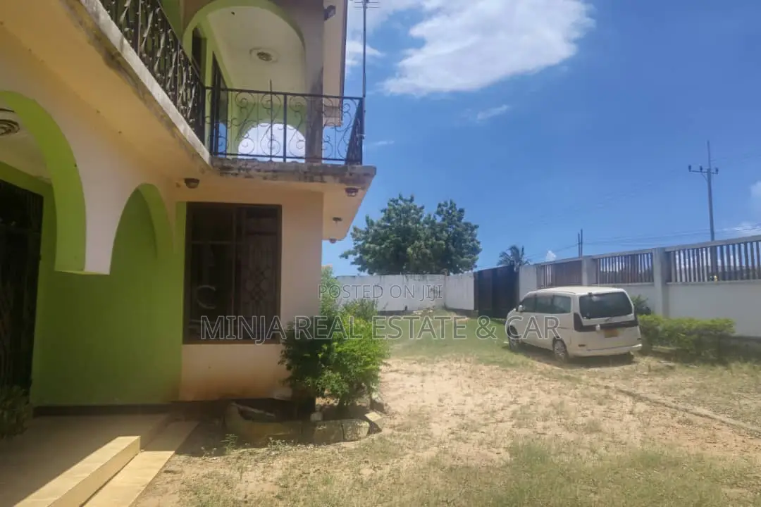 3bdrm House in Goba for sale