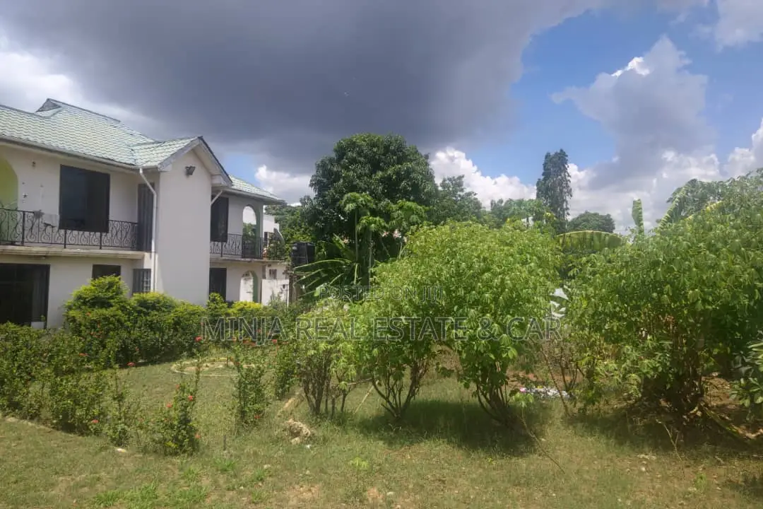 3bdrm House in Goba for sale