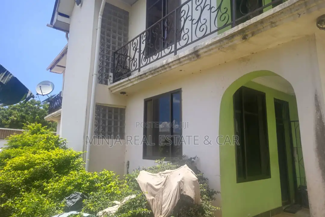 3bdrm House in Goba for sale