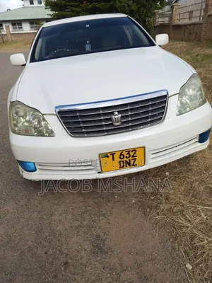 Toyota Crown 2006 White