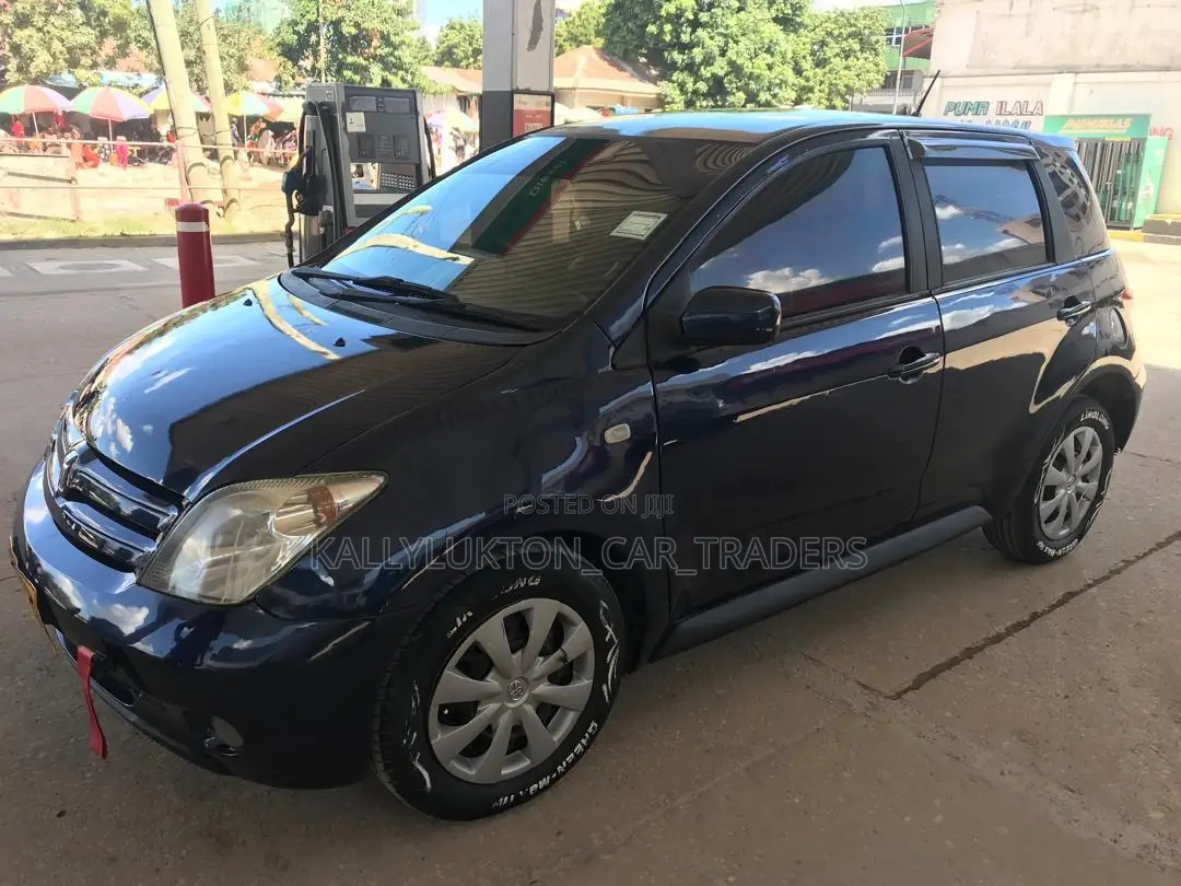 Toyota IST 2005 Blue