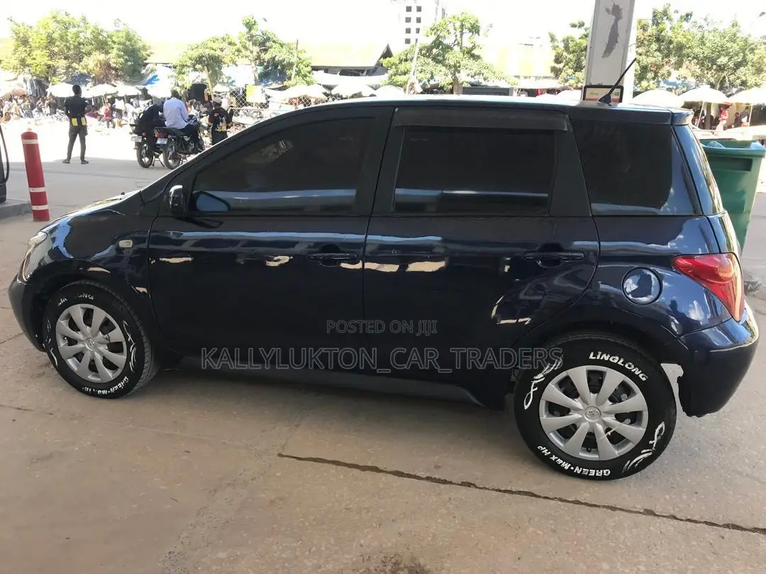 Toyota IST 2005 Blue