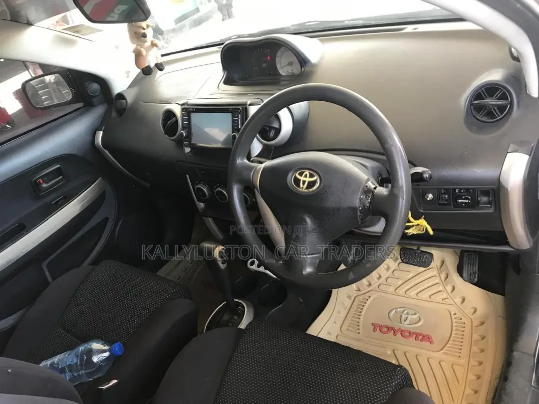 Toyota IST 2005 Blue