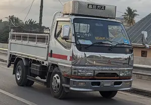 Mitsubishi Canter Flatbed 2 Tonnes Mpya Yenye Helper Spring.