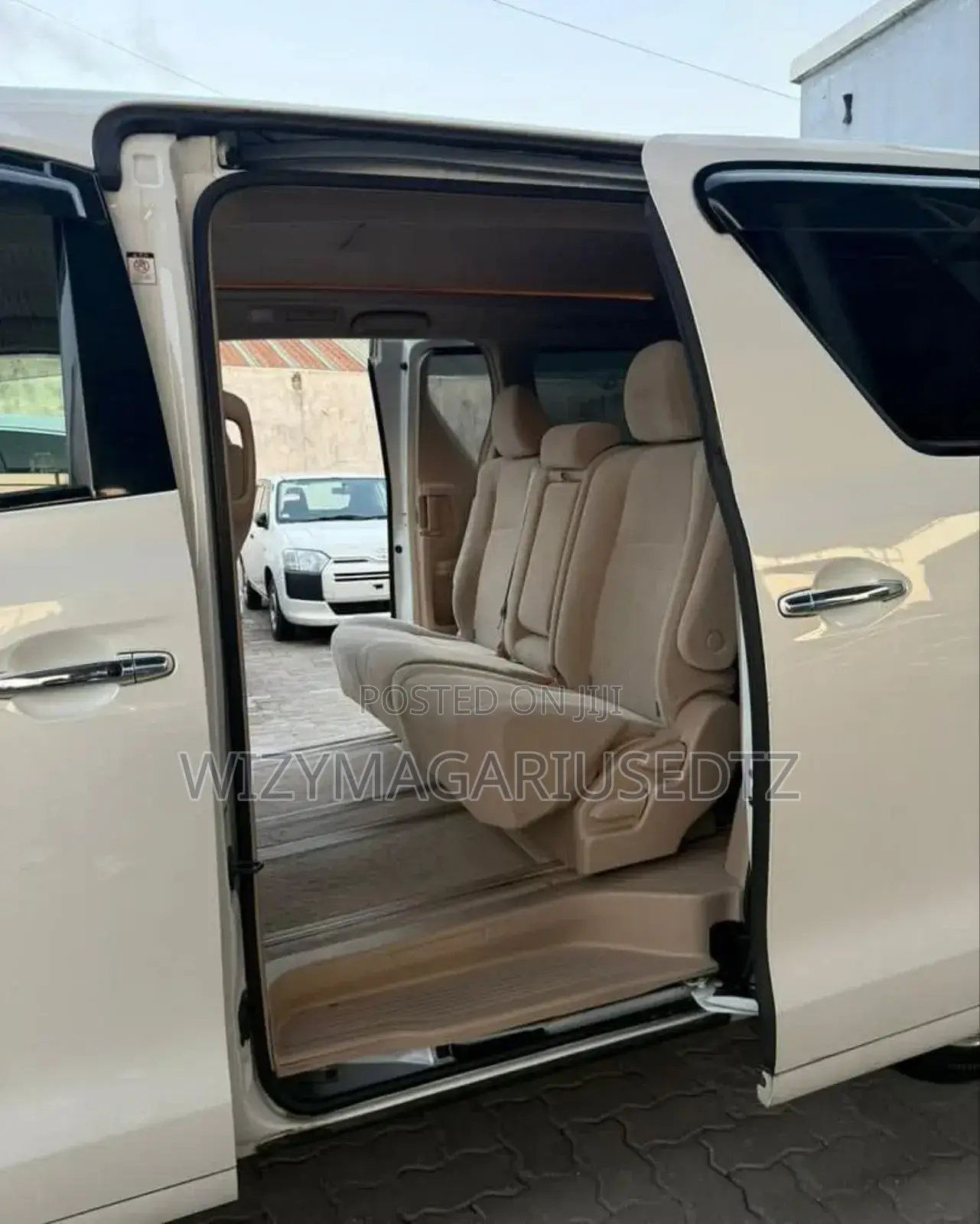 Toyota Vellfire 2010 Pearl