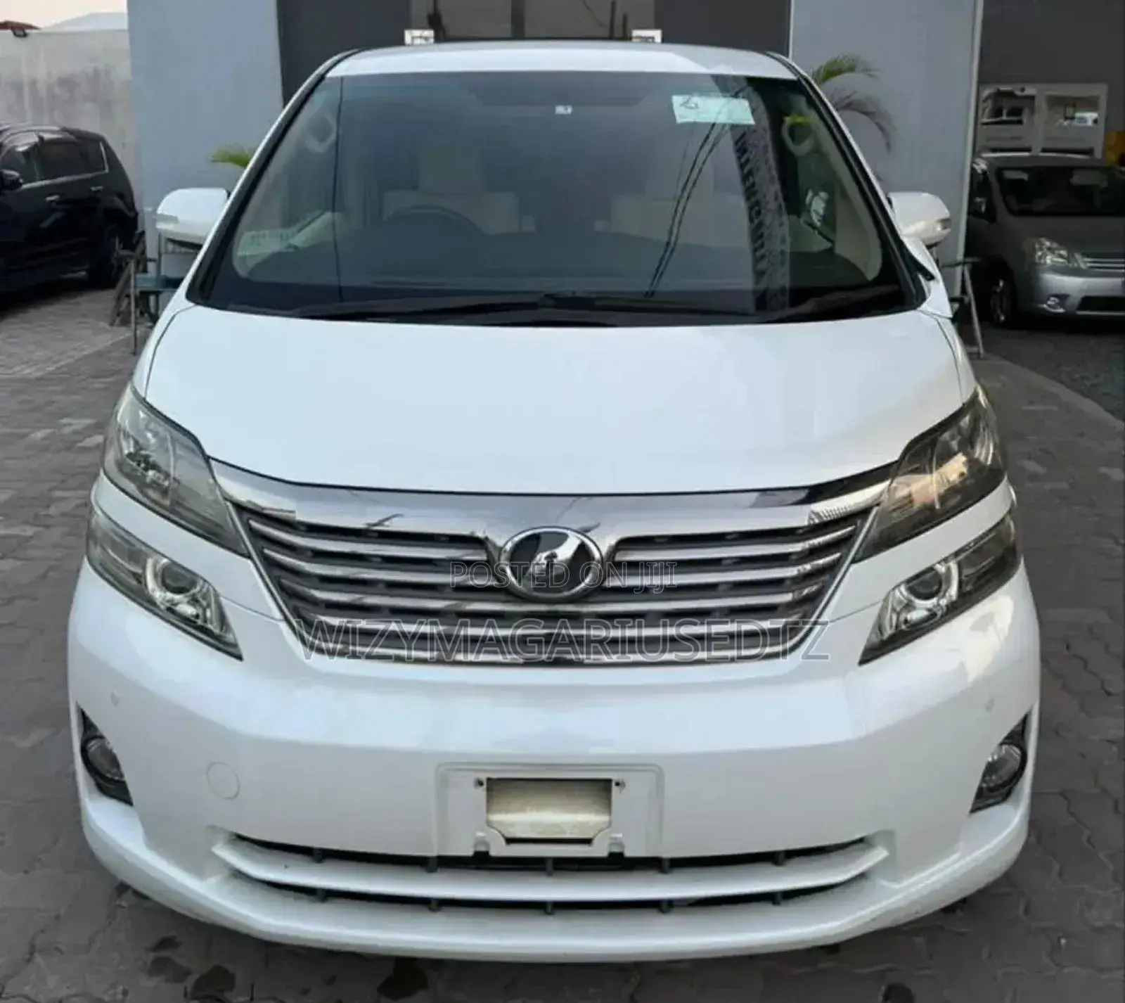Toyota Vellfire 2010 Pearl