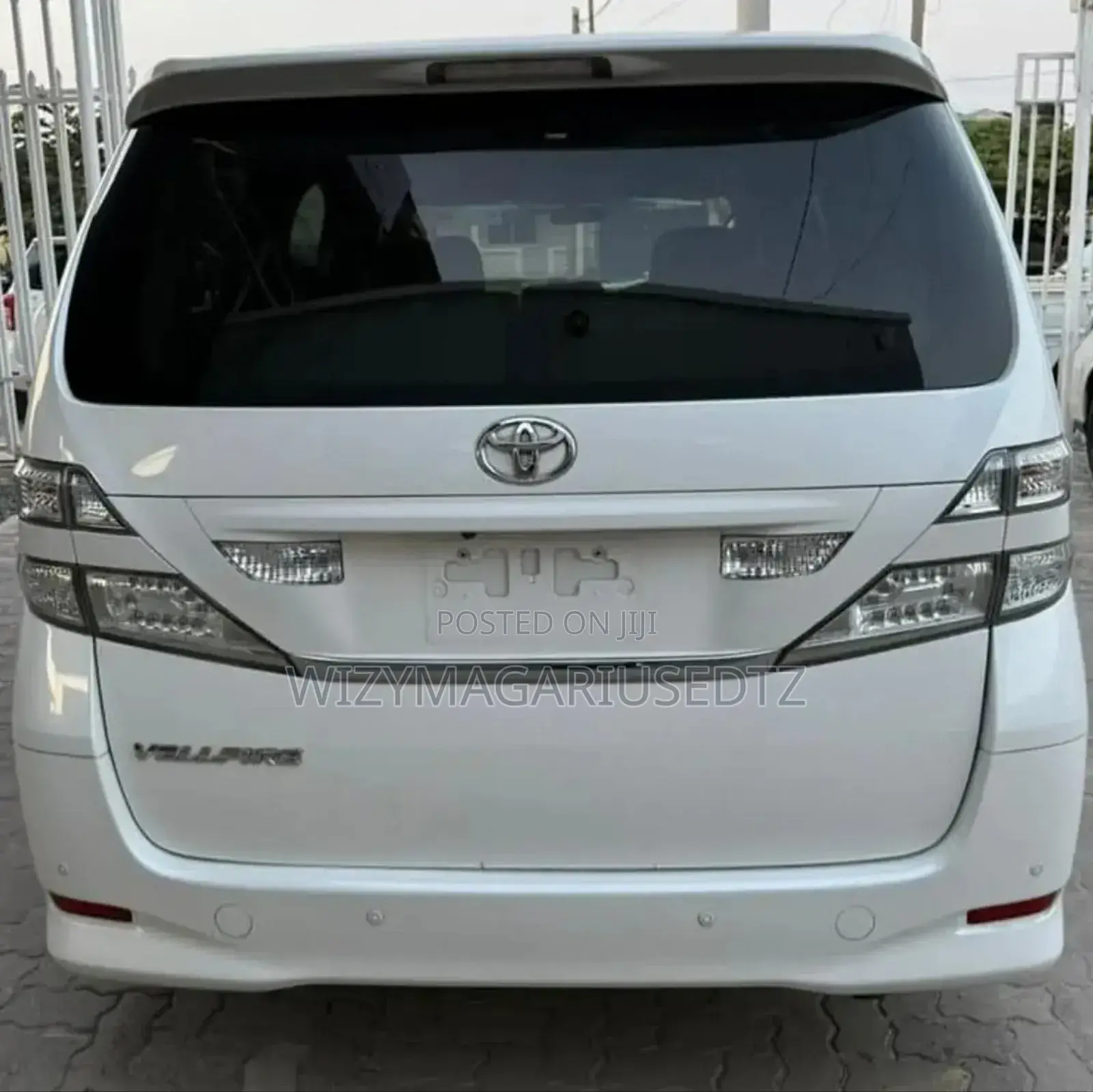 Toyota Vellfire 2010 Pearl