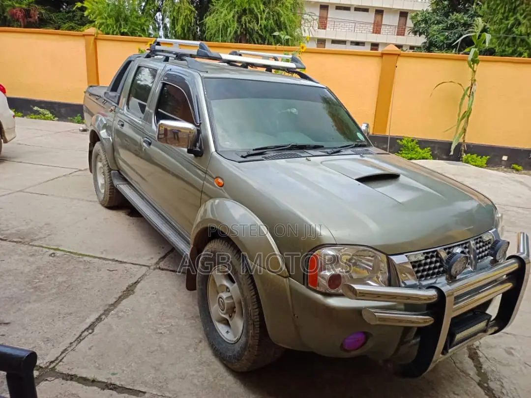 Nissan Navara 2005 Silver