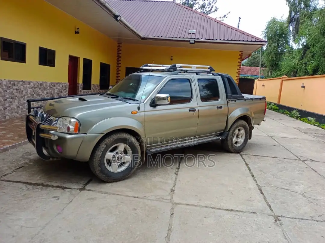 Nissan Navara 2005 Silver