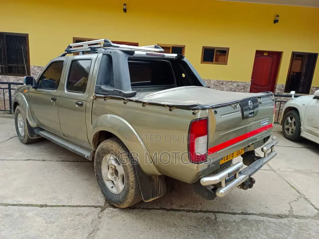 Nissan Navara 2005 Silver