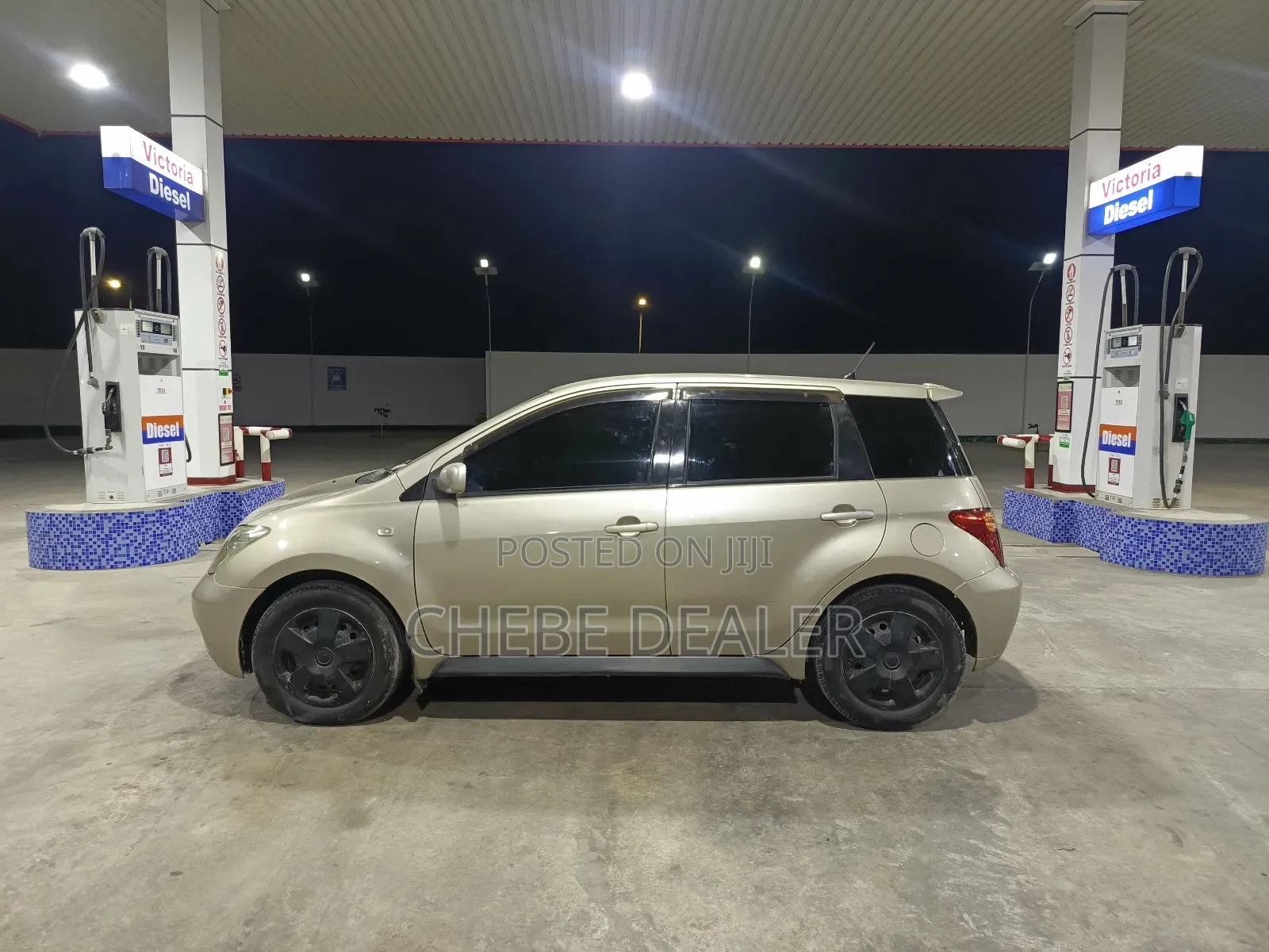 Toyota IST 2003 Gold