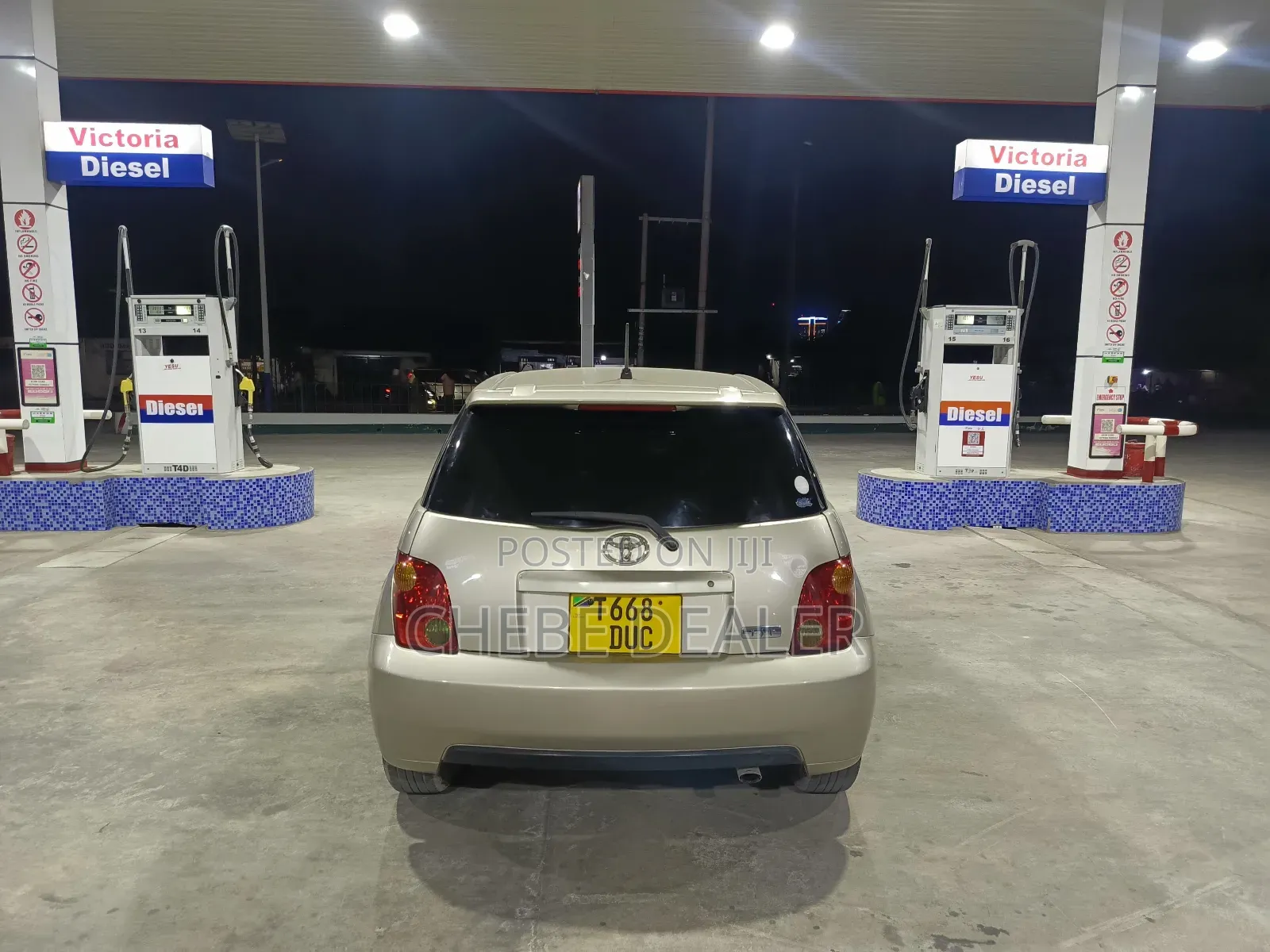 Toyota IST 2003 Gold