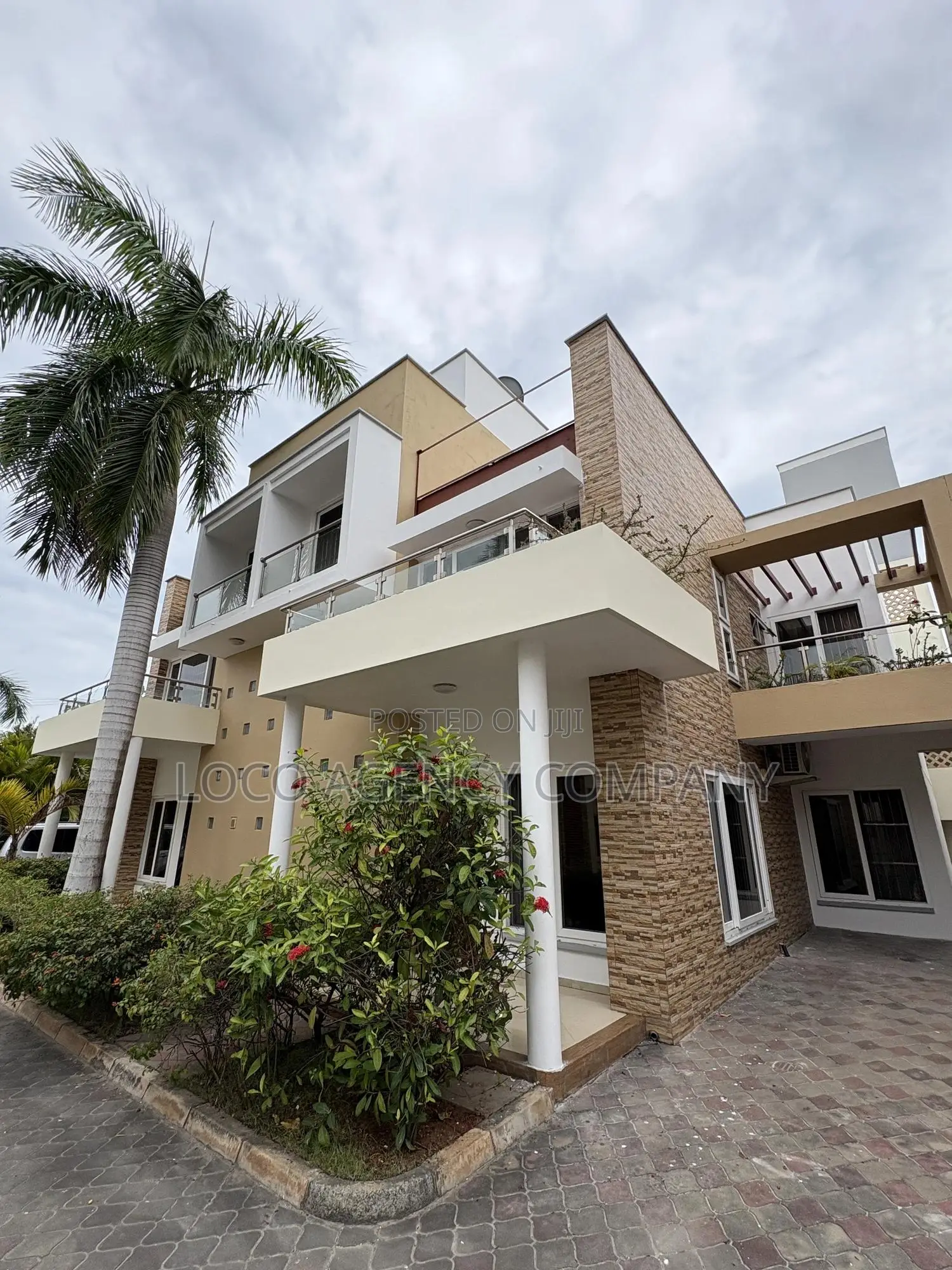 Furnished 3bdrm Villa in Trusted Real Estate, Masaki for rent