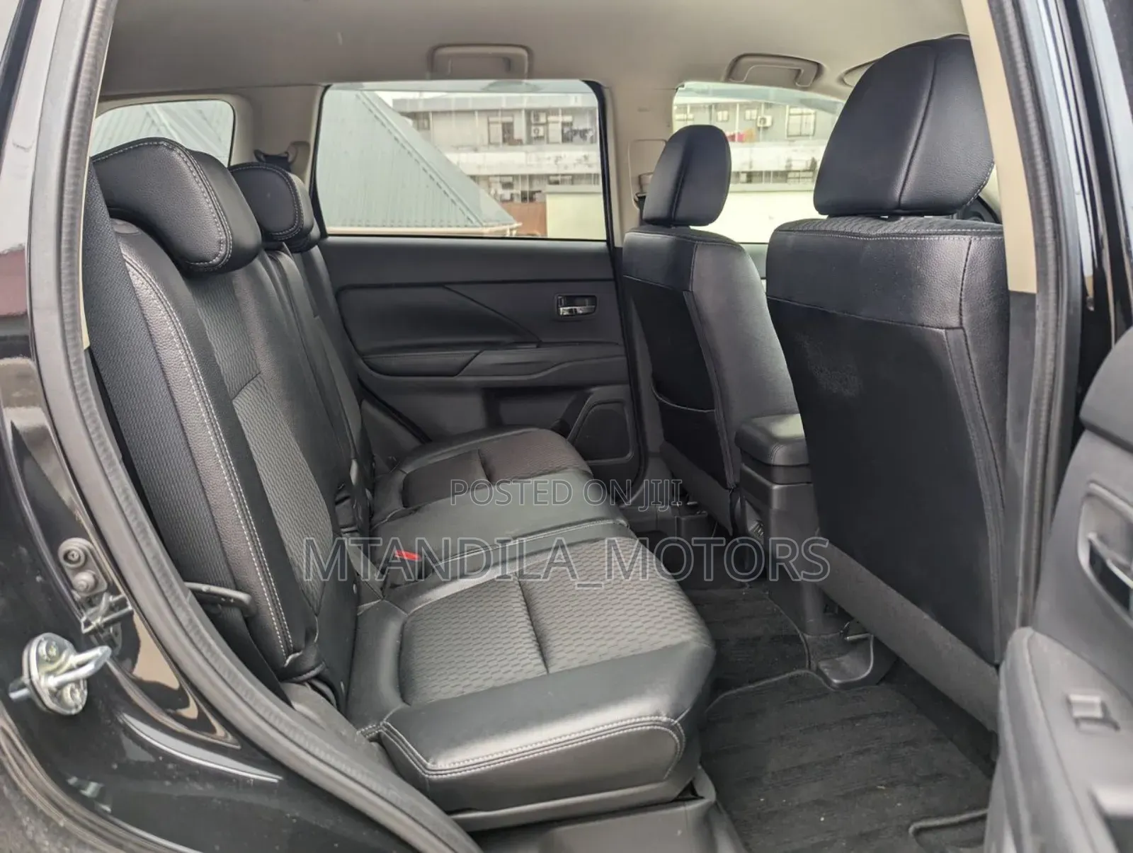 Mitsubishi Outlander ES 4dr SUV (2.4L 4cyl CVT) 2015 Black