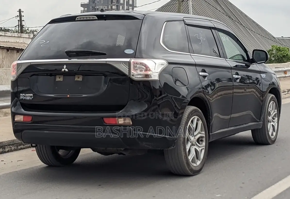 Mitsubishi Outlander 2.0 PHEV AWD 2014 Black