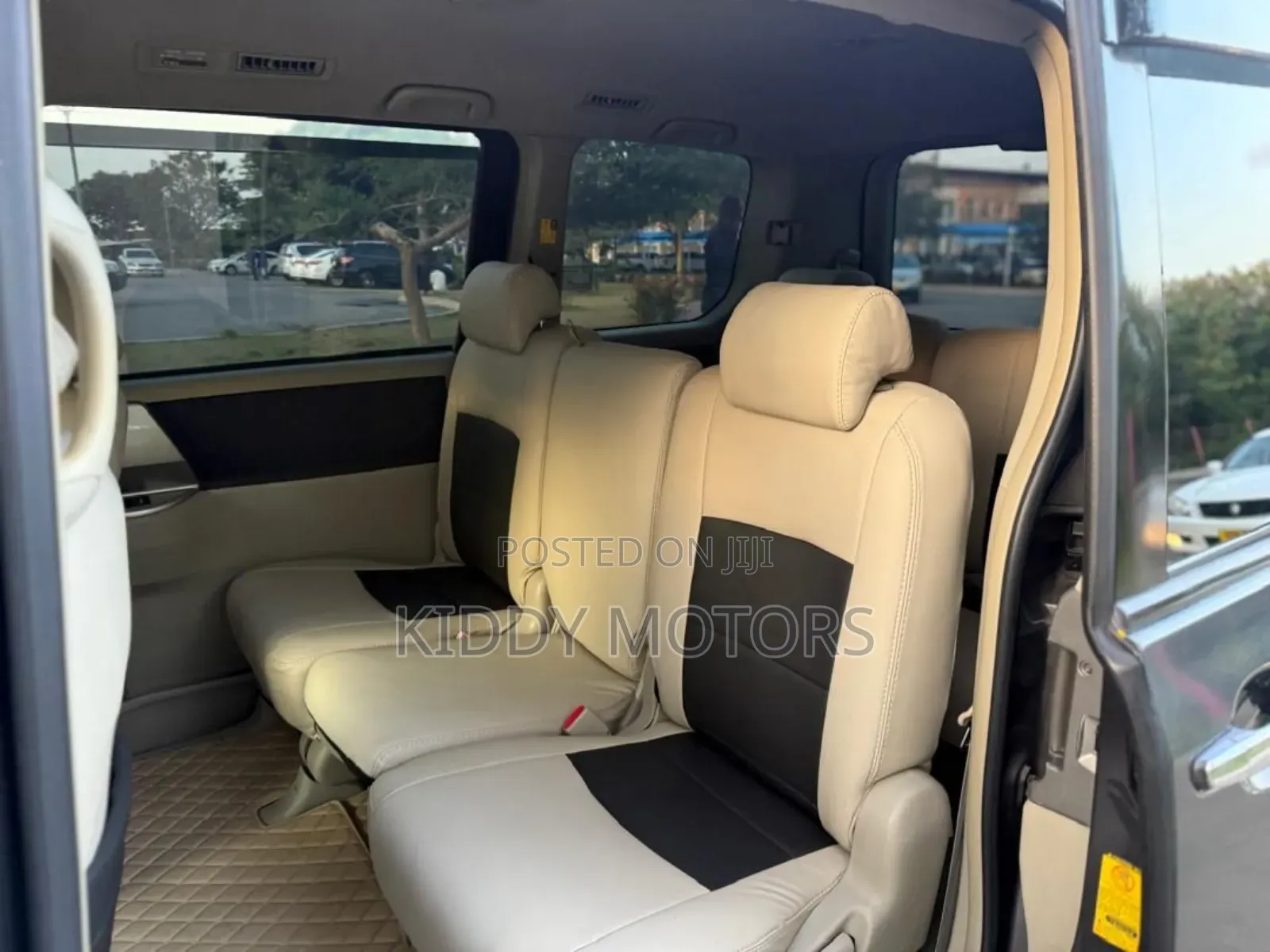 Toyota Noah 2009 Gray