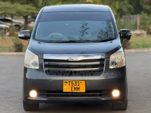 Toyota Noah 2009 Gray