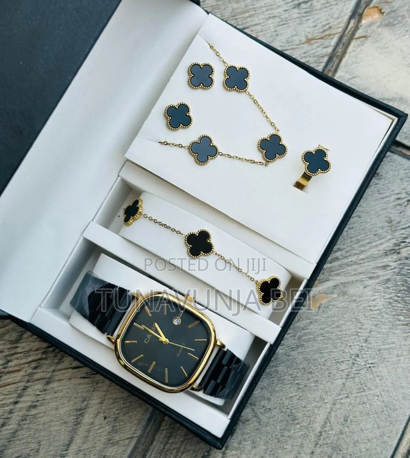 New Ladies Set / Watch + Ring + Blacelets + Chain