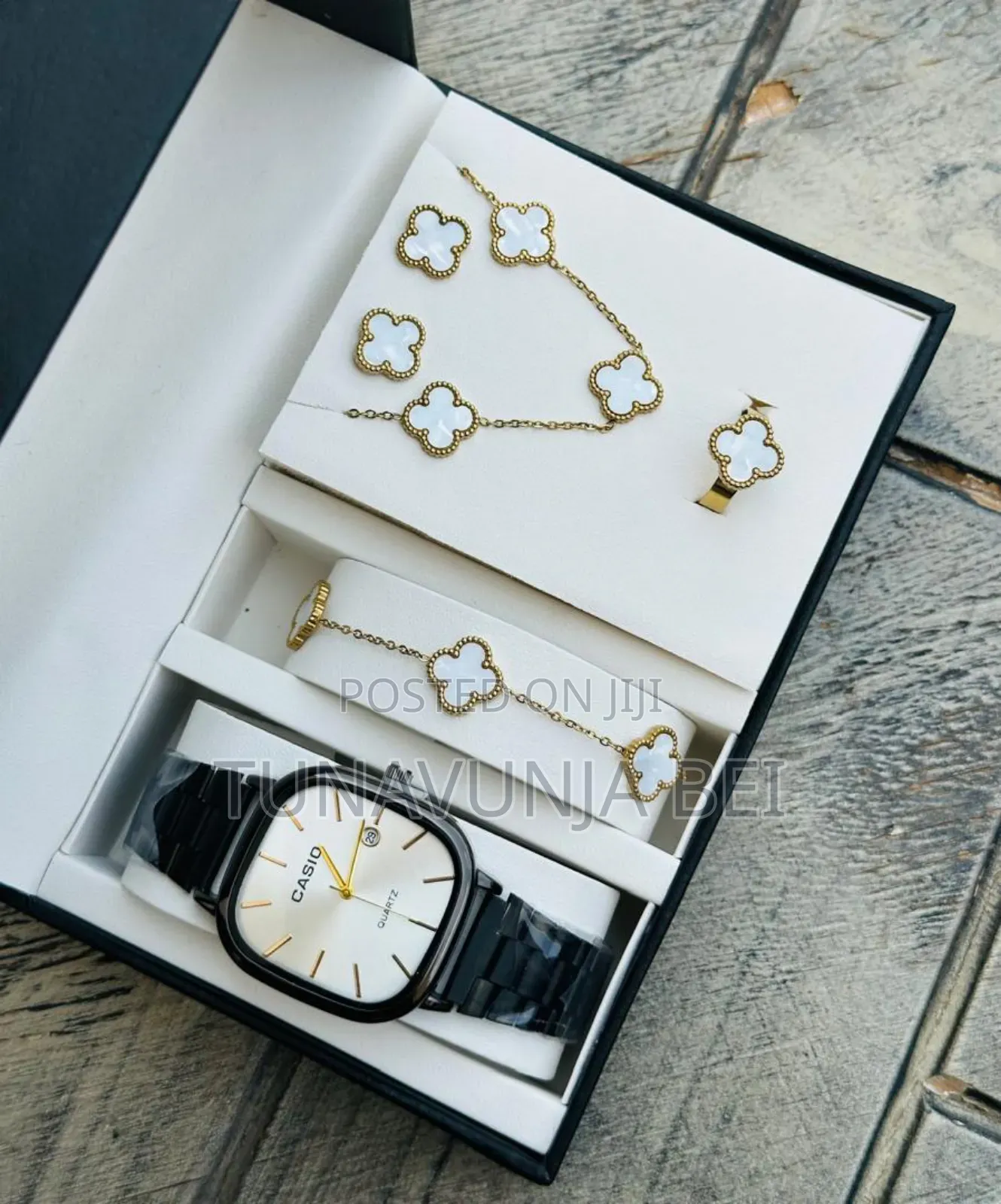 New Ladies Set / Watch + Ring + Blacelets + Chain
