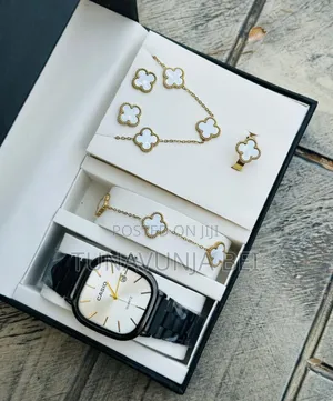 New Ladies Set / Watch + Ring + Blacelets + Chain