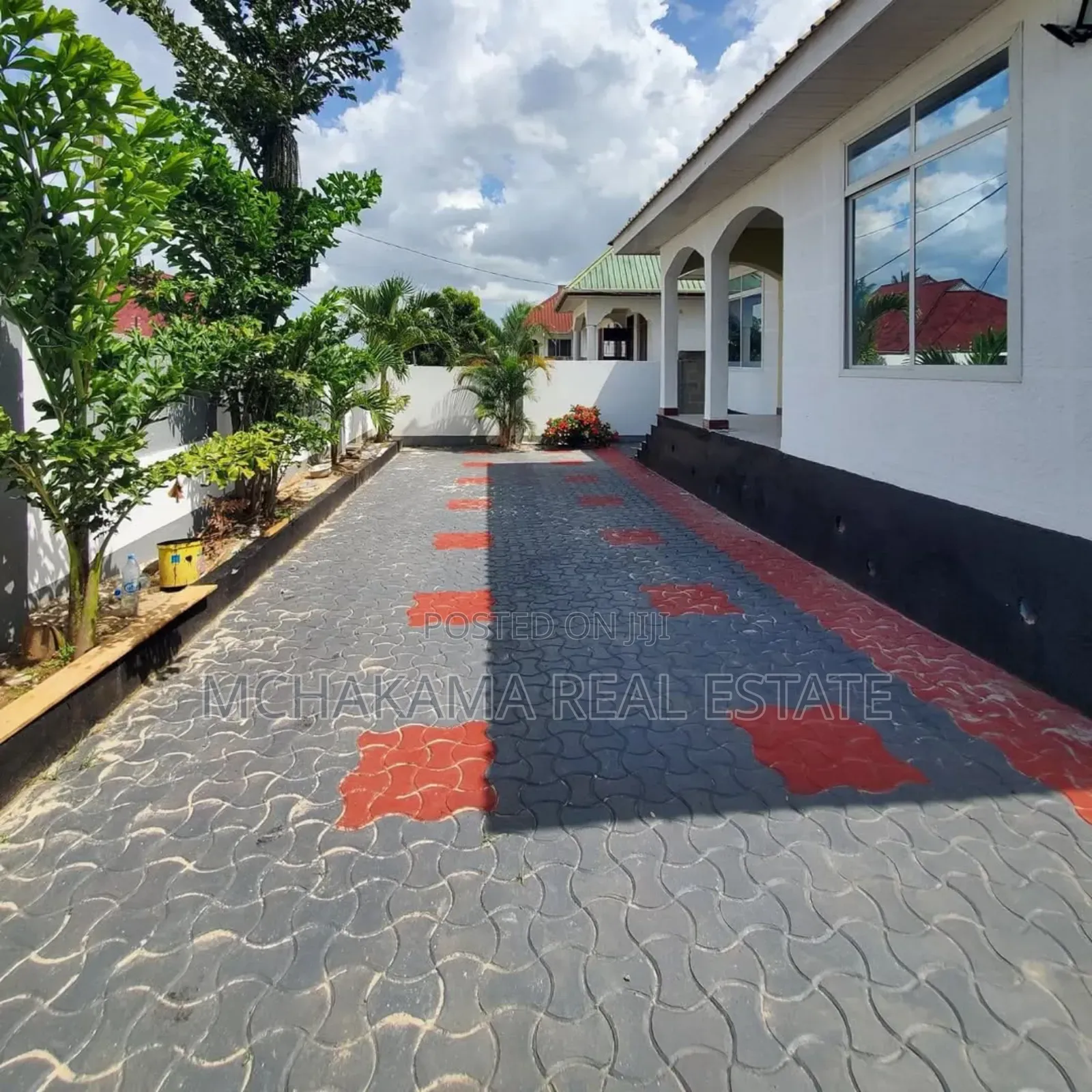 3bdrm House in Yusuph Mchakama, Kinyerezi for sale