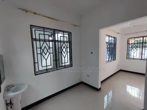 4bdrm House in Yusuph Mchakama, Ukonga for sale