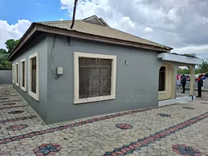 3bdrm House in Yusuph Mchakama, Kinyerezi for sale