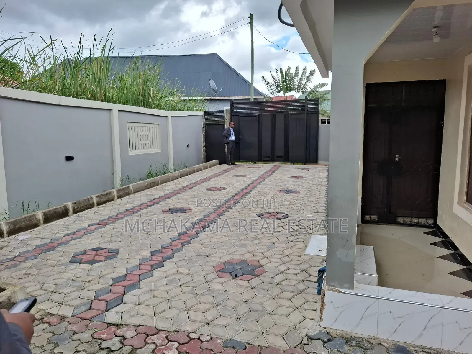 3bdrm House in Yusuph Mchakama, Kinyerezi for sale