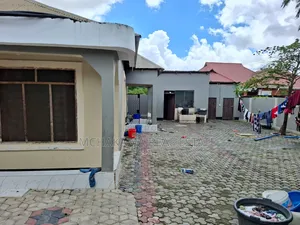 3bdrm House in Yusuph Mchakama, Kinyerezi for sale