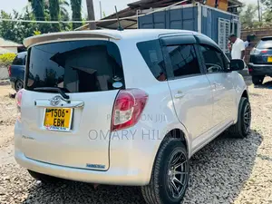 Toyota Ractis 2005 Silver