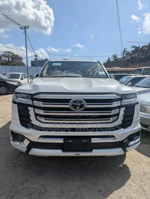 Toyota Land Cruiser 2023 Pearl