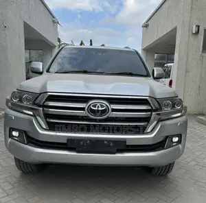 Toyota Land Cruiser 2018 Silver