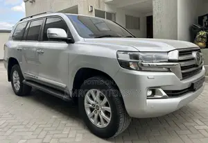 Toyota Land Cruiser 2018 Silver