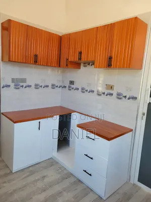 Kitchen Carbinate Za Juu Na Chini White and Orange