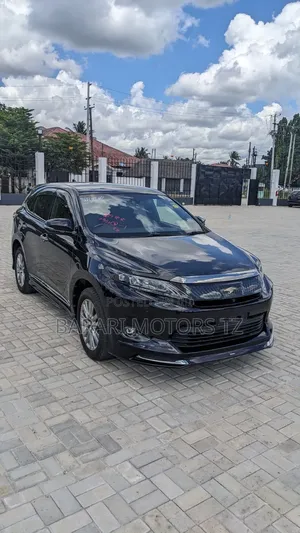 Toyota Harrier 2.0 2016 Black