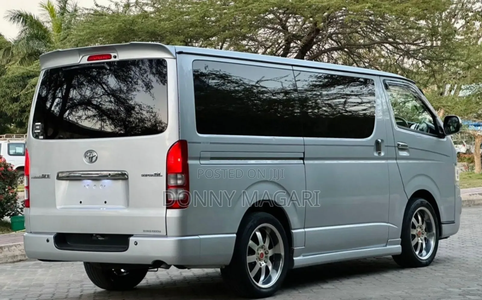 New Toyota Quantum 2005 Silver