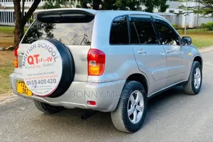 Toyota RAV4 Automatic 2003 Silver