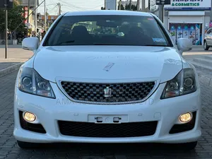 Toyota Crown 2009 White