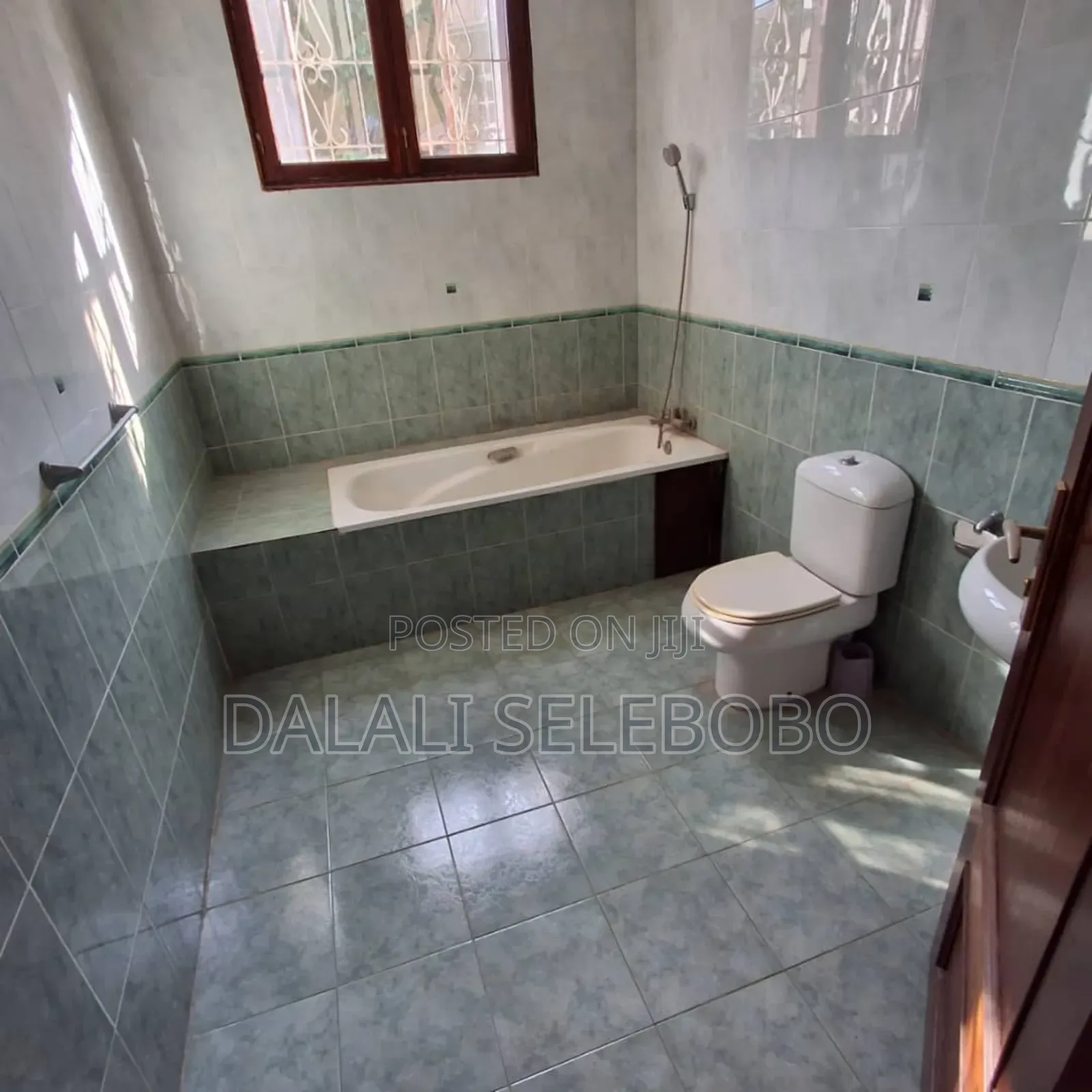 5bdrm Bungalow in Mbezi Beach Kwazena for rent