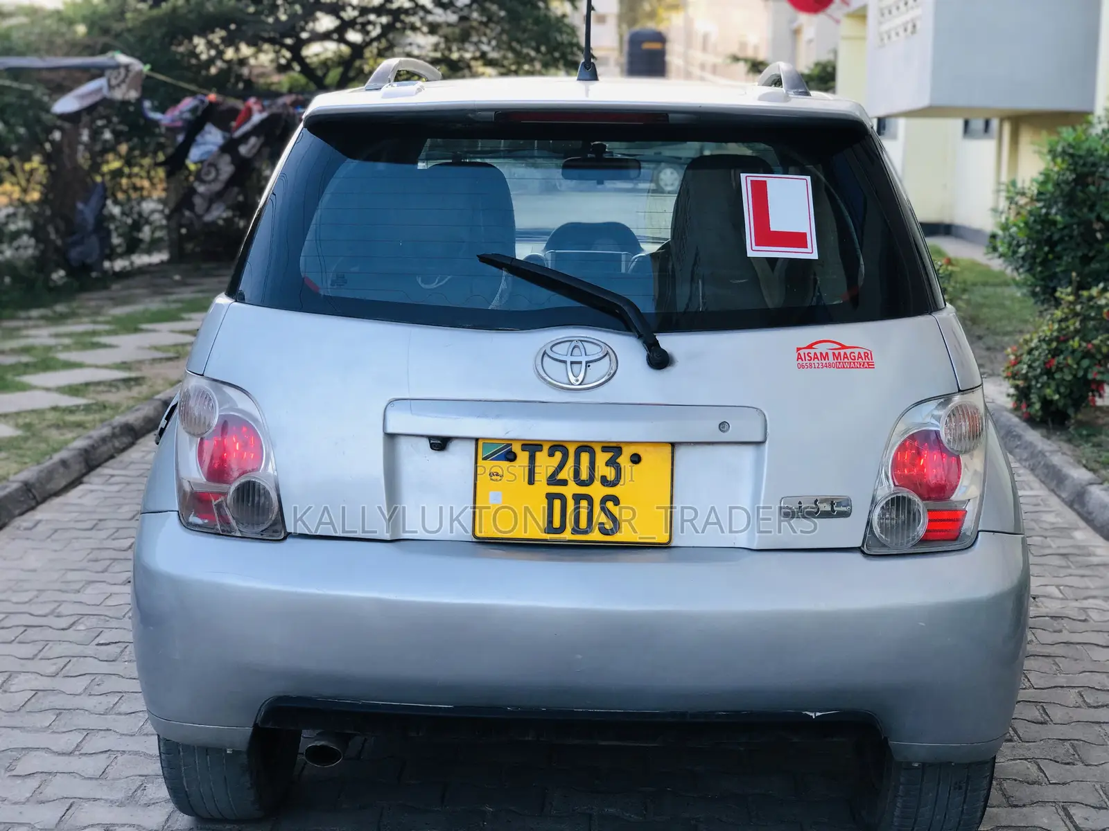 Toyota IST 2005 Silver