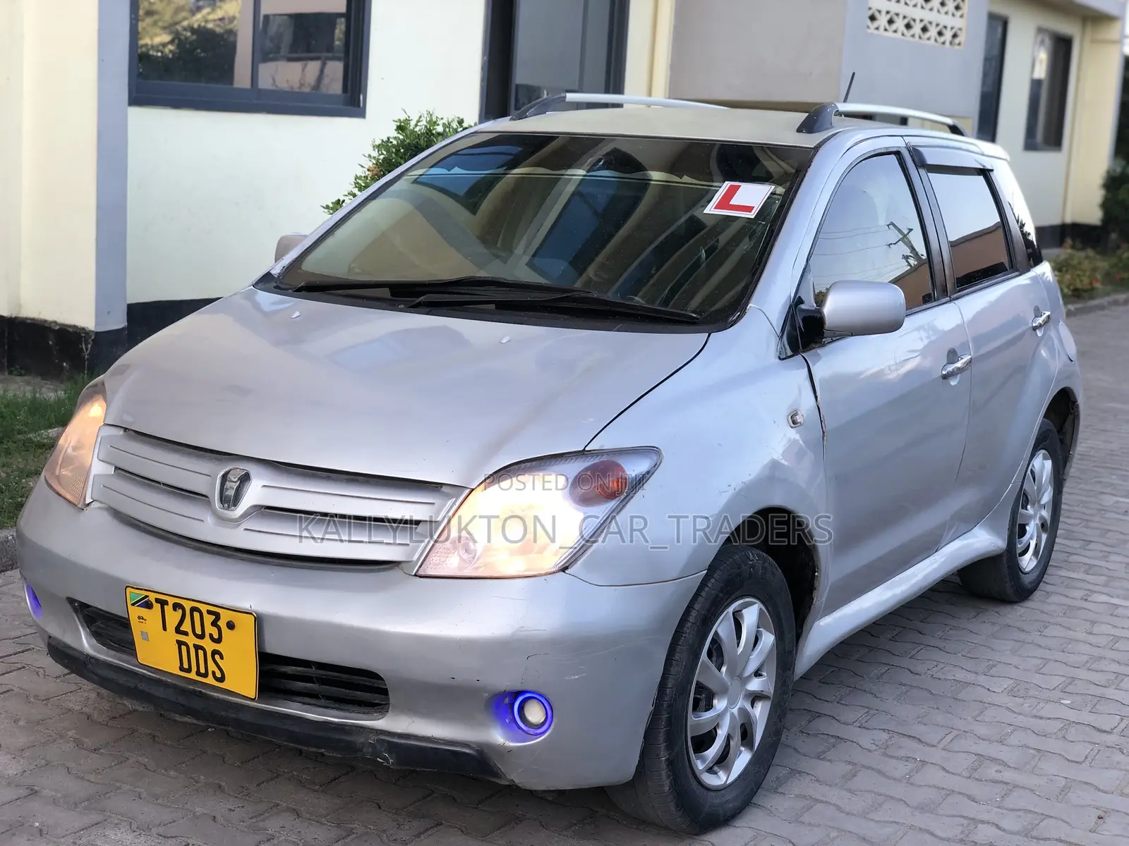 Toyota IST 2005 Silver